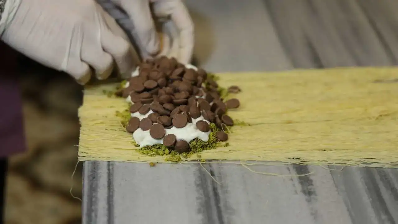 Adana’da Tatlıya Cesur Dokunuş: Modern Kadayıf Yorumu! 1